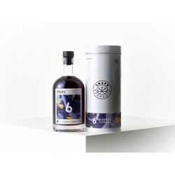 Snaps Bornholm Nr. 6 med Blbr og citron, 40%, 50cl. Kun 1 til salg.